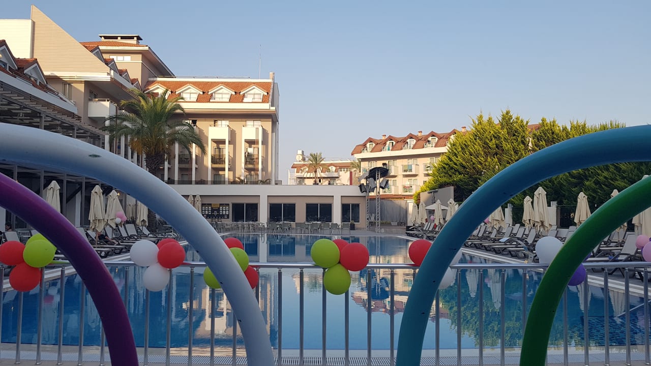 Pool Side Story Resort & Spa