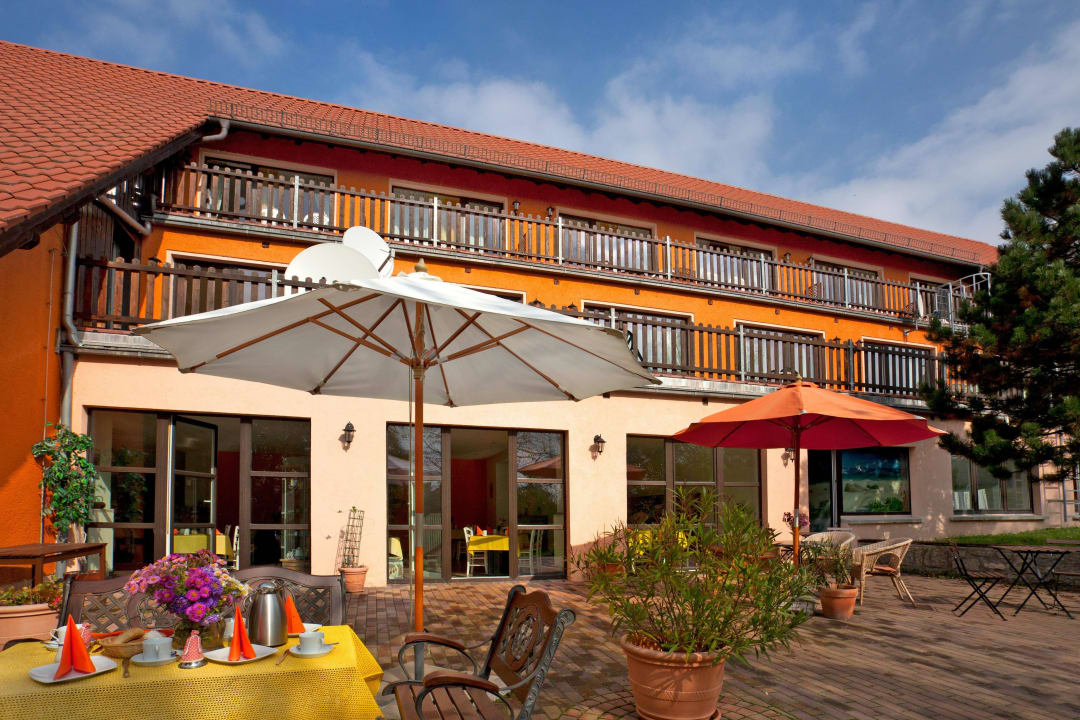 Terrasse Green Lemon Hotel Haus Krähenhütte
