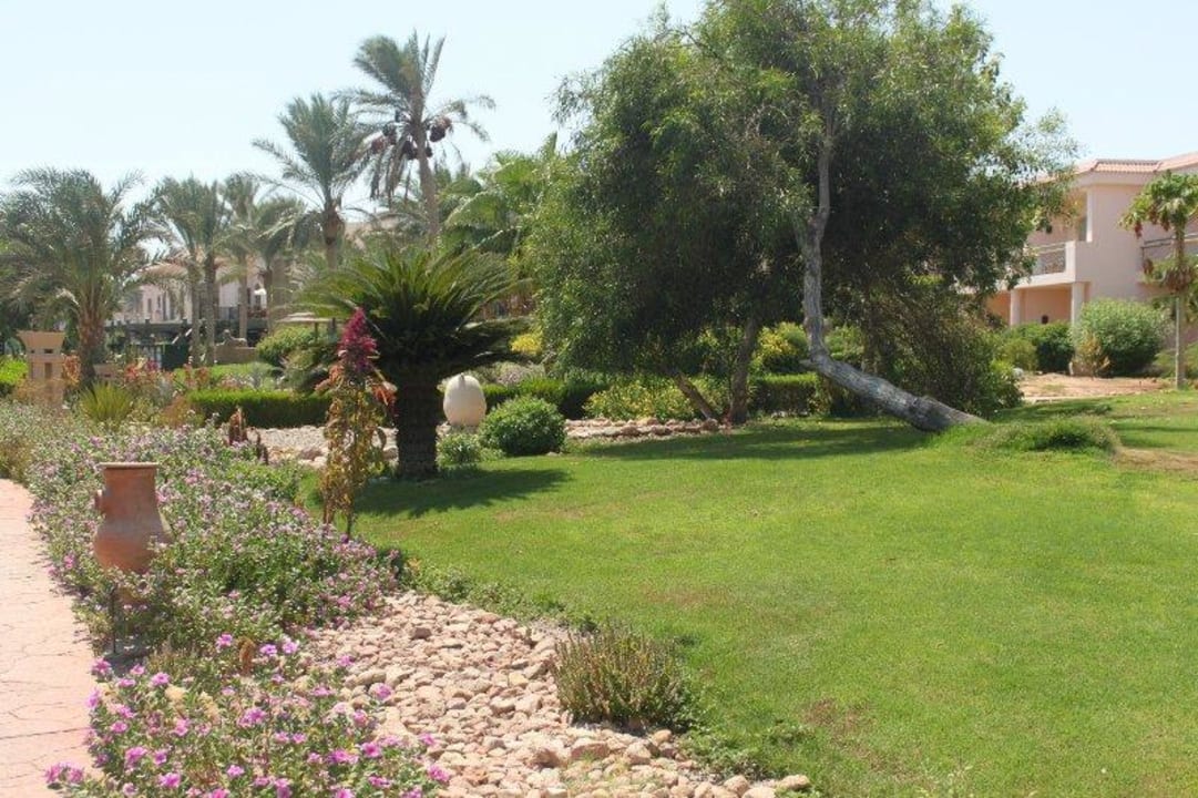 Ogrod Parrotel Beach Resort