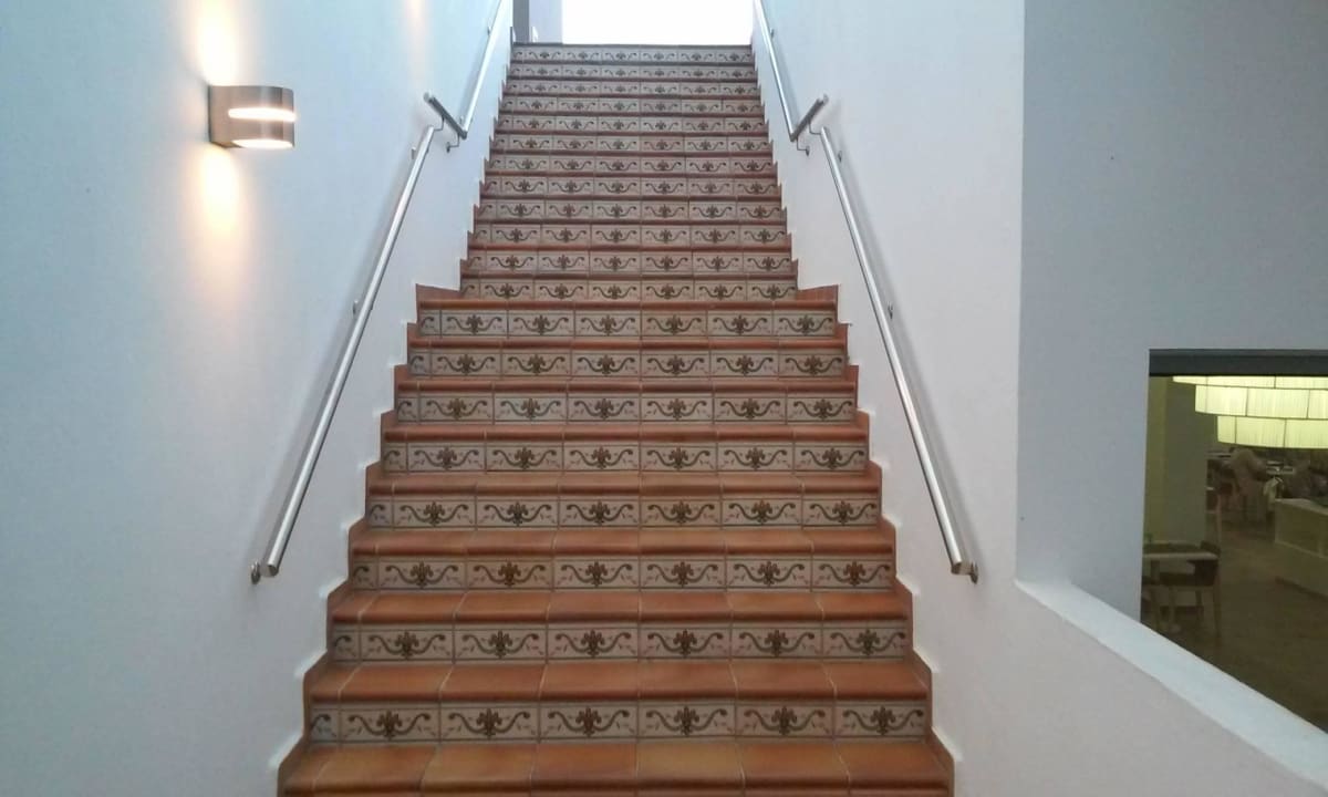 Steile Treppe zum Restaurant LABRANDA Bahía de Lobos