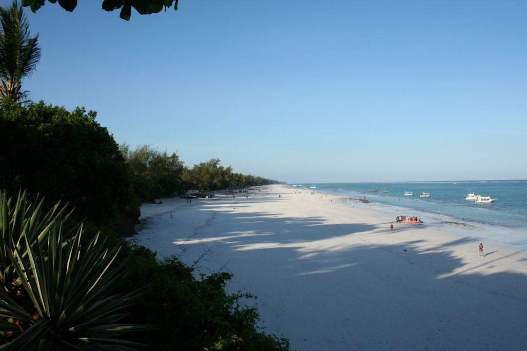 Strand bei Ebbe Baobab Beach Resort & Spa