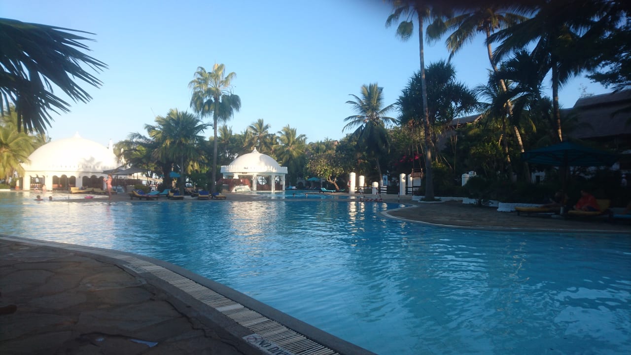 Pool Hotel Southern Palms Beach Resort