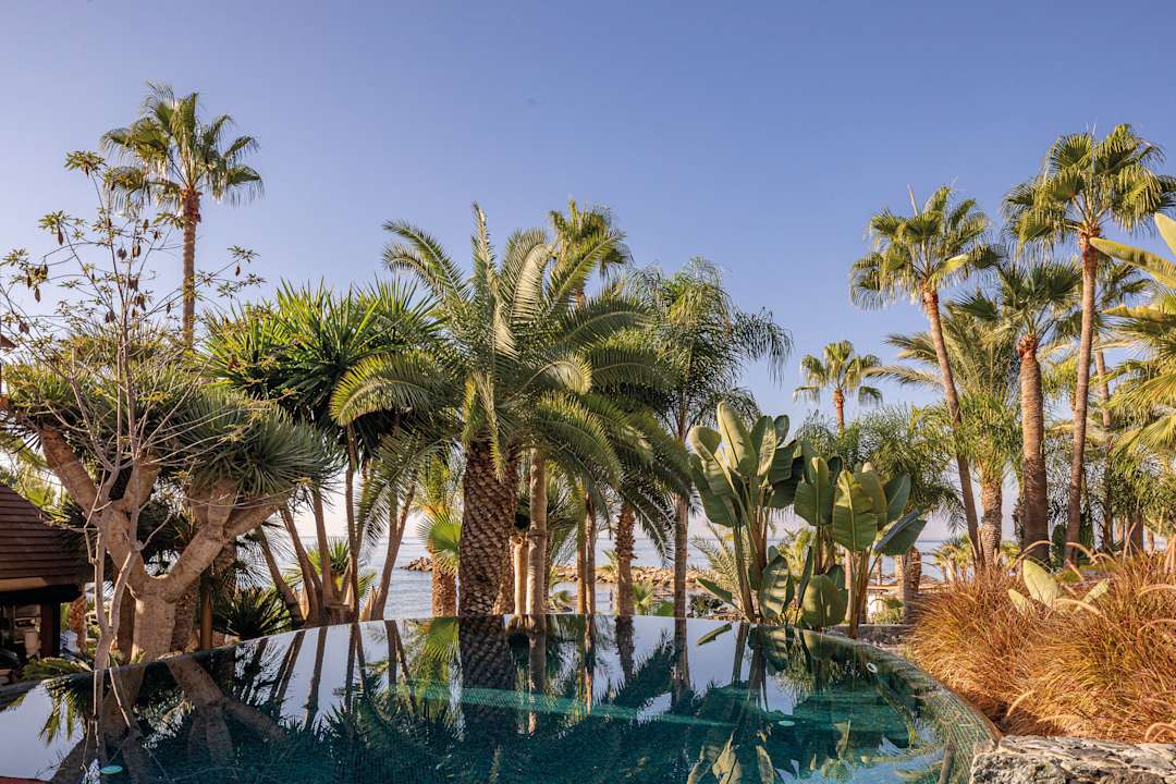 Pool Amathus Beach Hotel Limassol