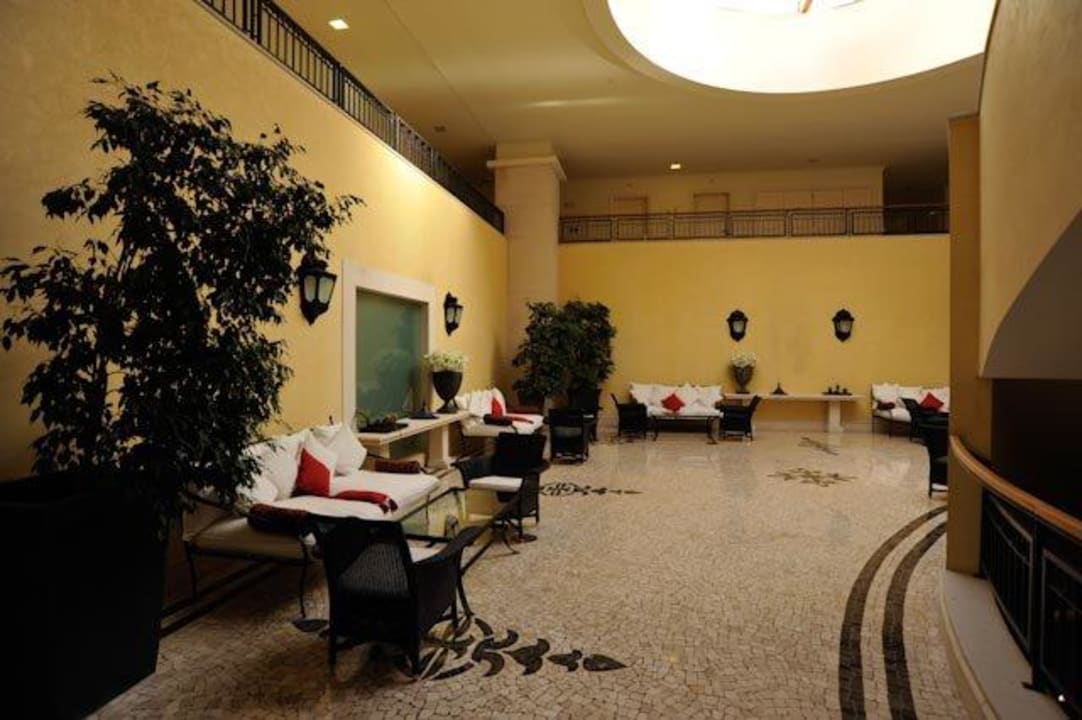 Ein Teil der Lobby Quinta Funchal Gardens - Adults Only