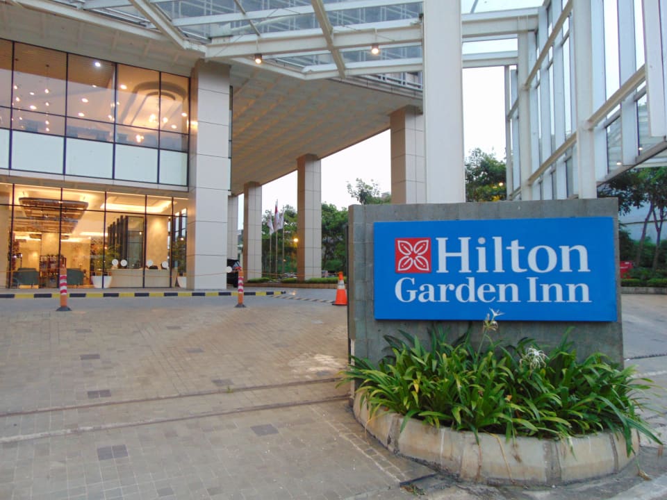 Außenansicht Hilton Garden Inn Jakarta Taman Palem
