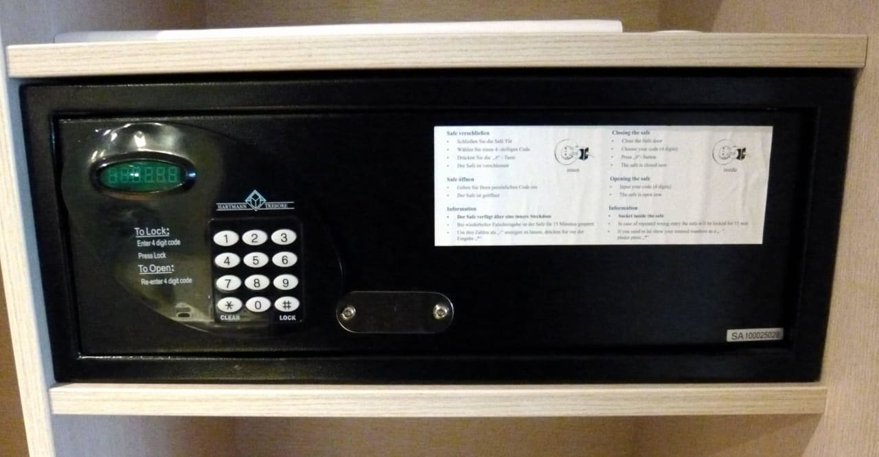 Safe sogar passend für Notebooks Hotel Vier Jahreszeiten Lübeck