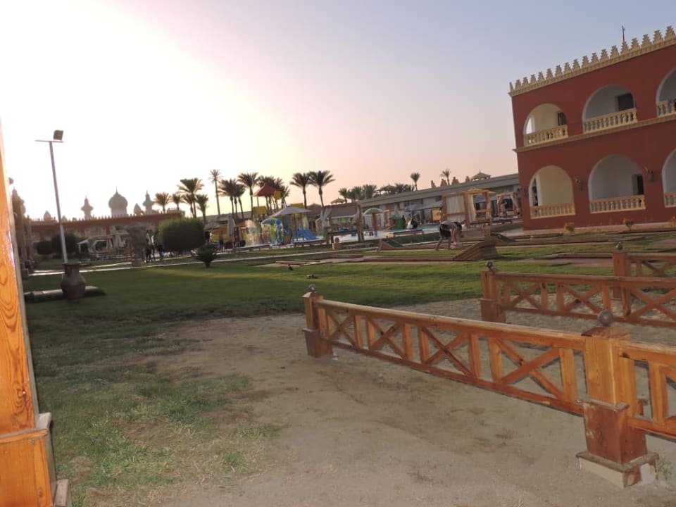 Teren do gry w kule  Pickalbatros Alf Leila Wa Leila Resort - Neverland Hurghada