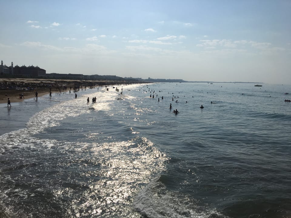 Strand Well Palace Side