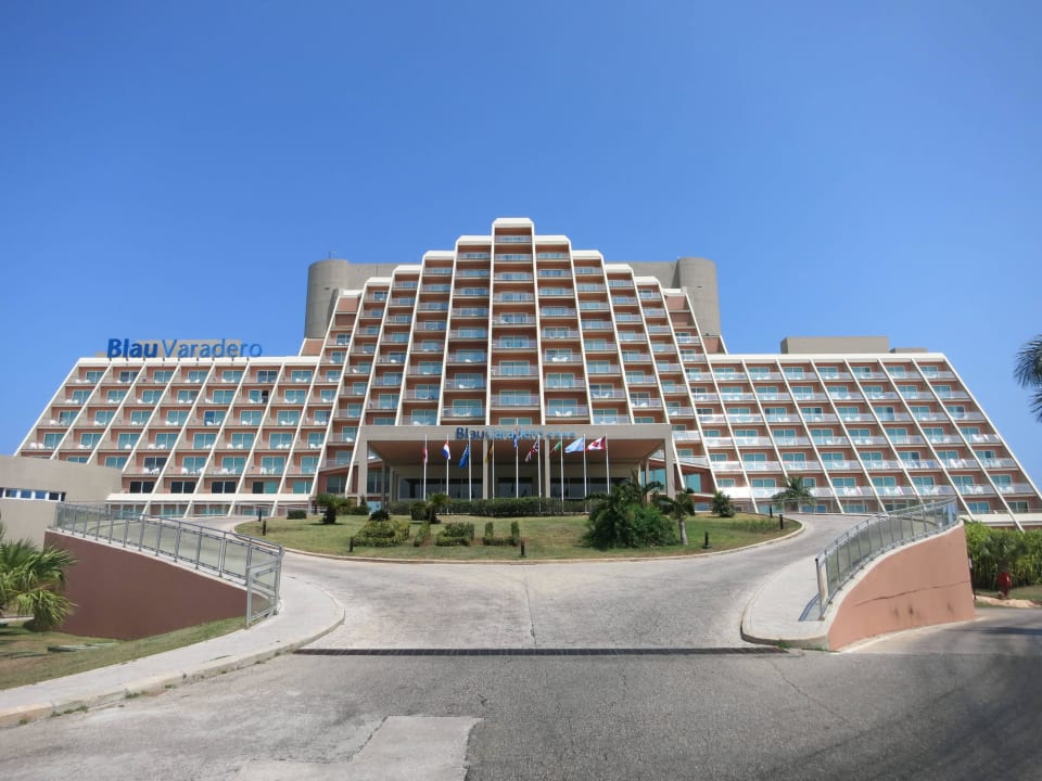 Zufahrt zum Hotel Blau varadero - Adults only
