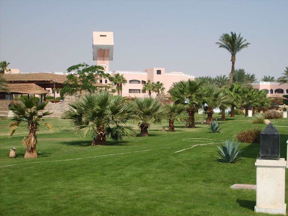 Garten vor dem Hauptpool Pickalbatros Aqua Park Resort - Hurghada