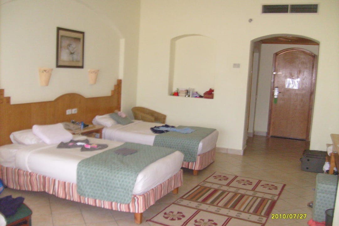 Wohnzimmer mit Elternschlafstätte Swisstouch Oriental Resort Marsa Alam