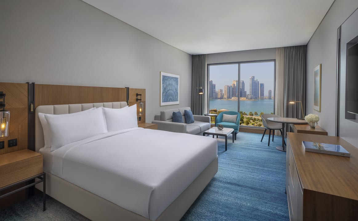 Zimmer DoubleTree by Hilton Sharjah Waterfront Hotel & Residences