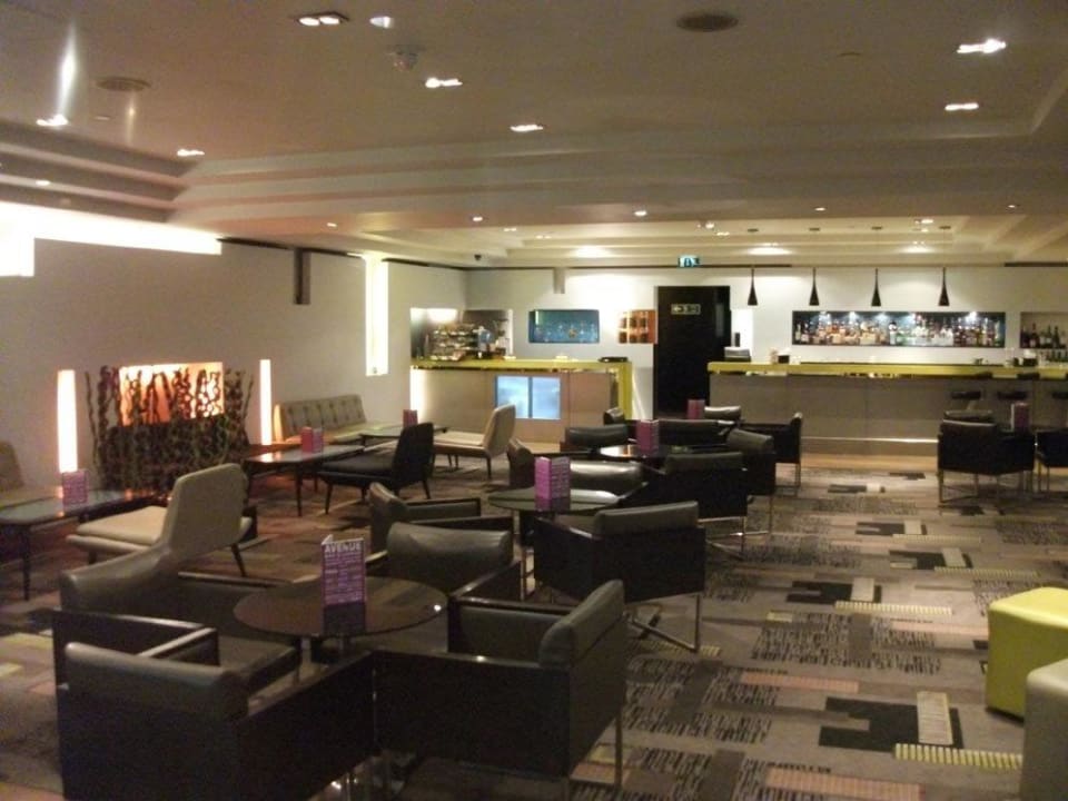 Bar im Hilton Hilton London Kensington