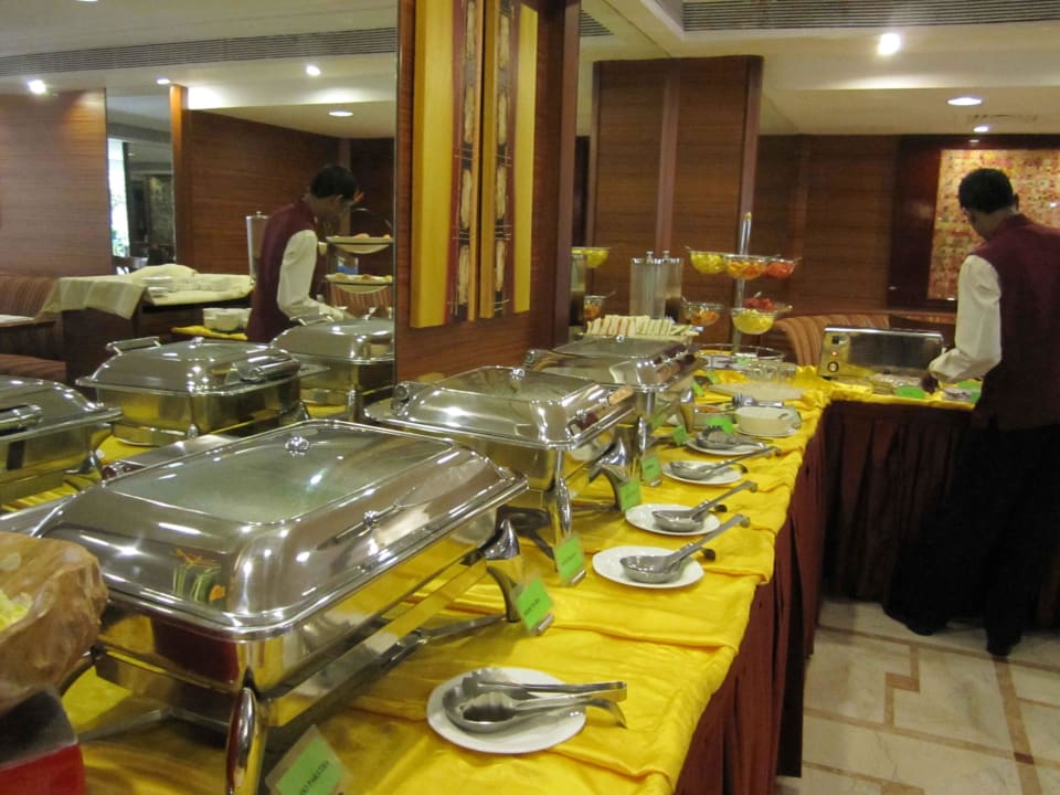 Frühstücksbuffet The Shalimar Hotel