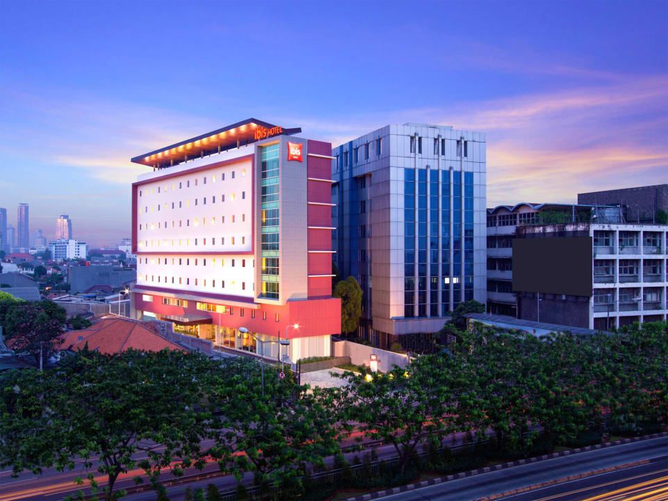 Exterior ibis Hotel Jakarta Senen