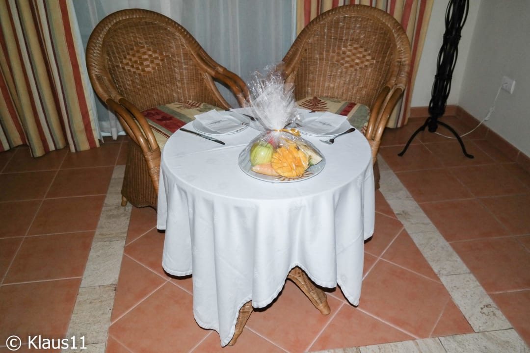 Obstteller bei Anreise Bahia Principe Grand El Portillo