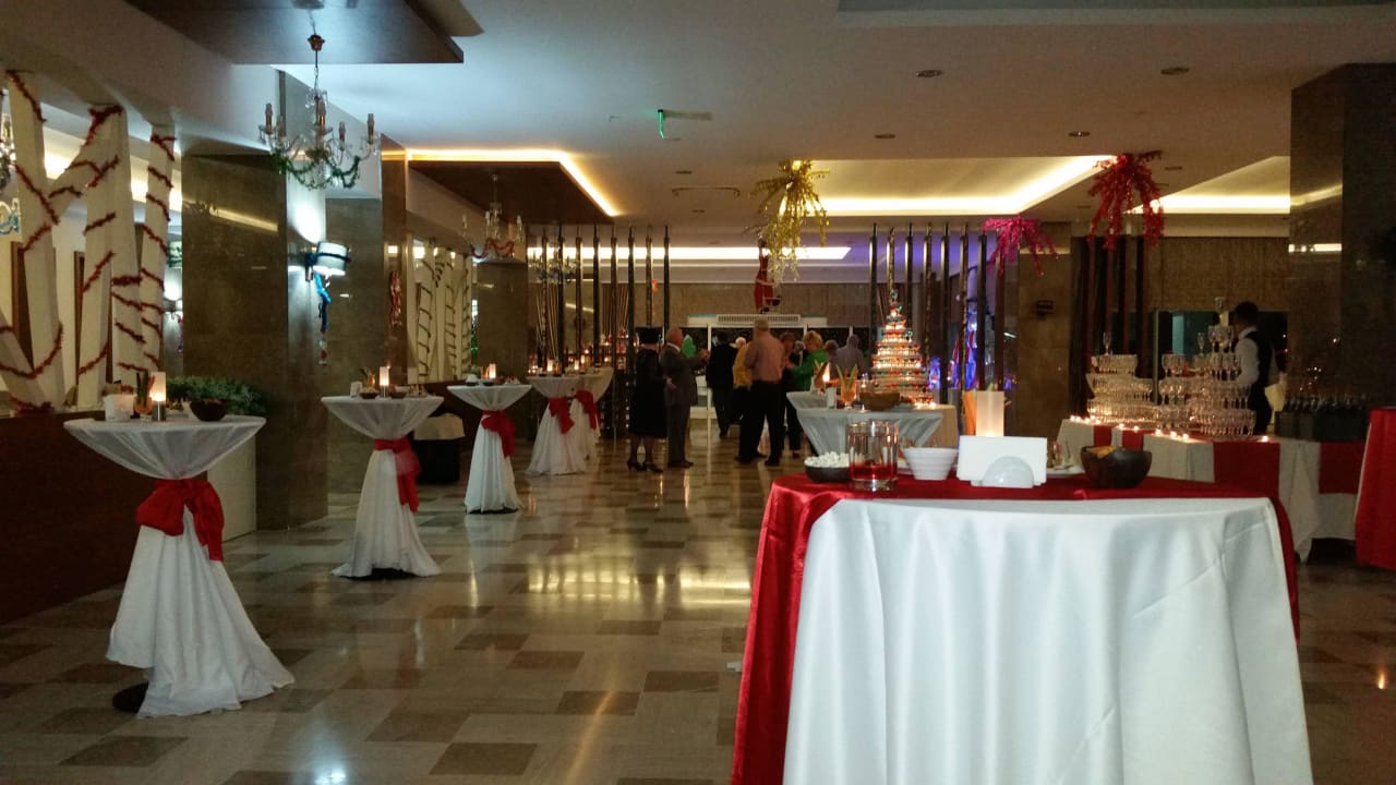 Der Cocktailempfang kann beginnen Adalya Ocean Deluxe