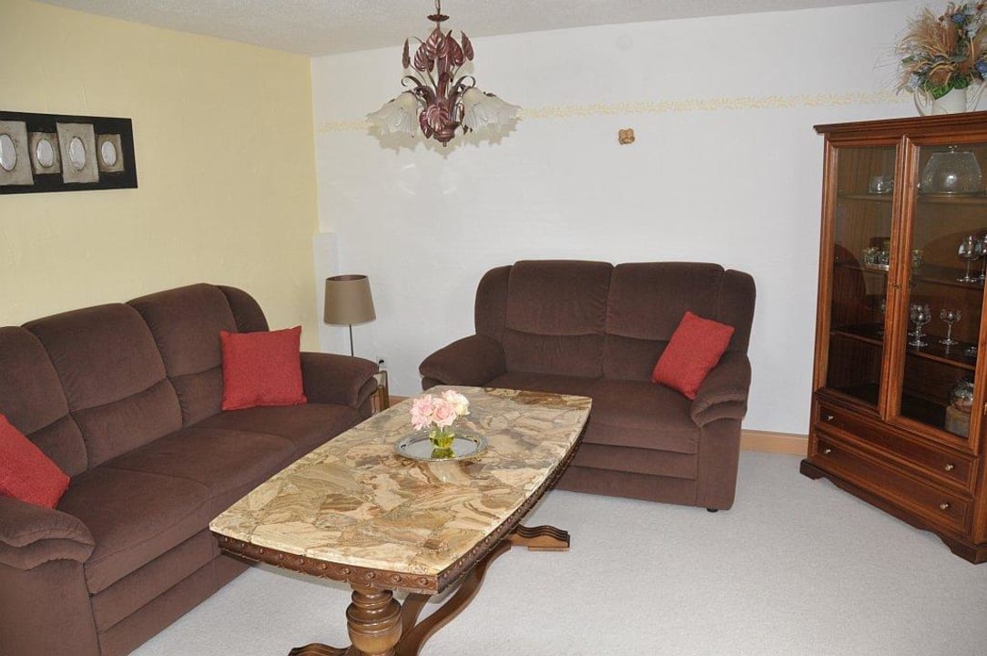 Wohnzimmer in der FeWo Rotspitz Gästehaus Bergfrieden