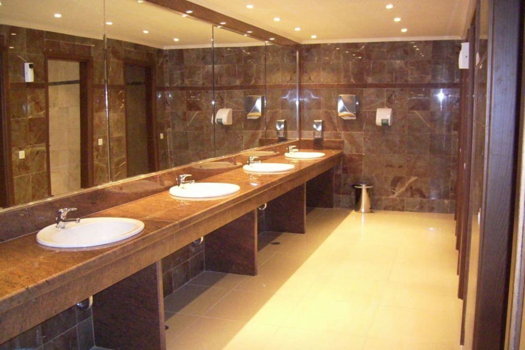 Toilette unter dem neuen Pool Hotel Kalithea Horizon Royal