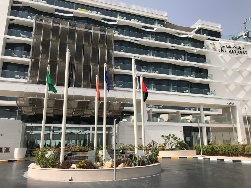 Hoteleinfahrt The Retreat Palm Dubai MGallery by Sofitel