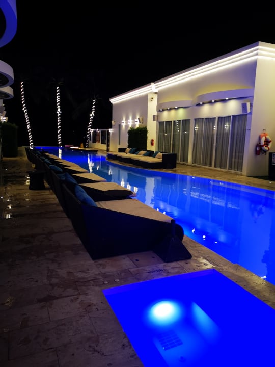 Pool The Privilege Hotel Ezra Beach Club