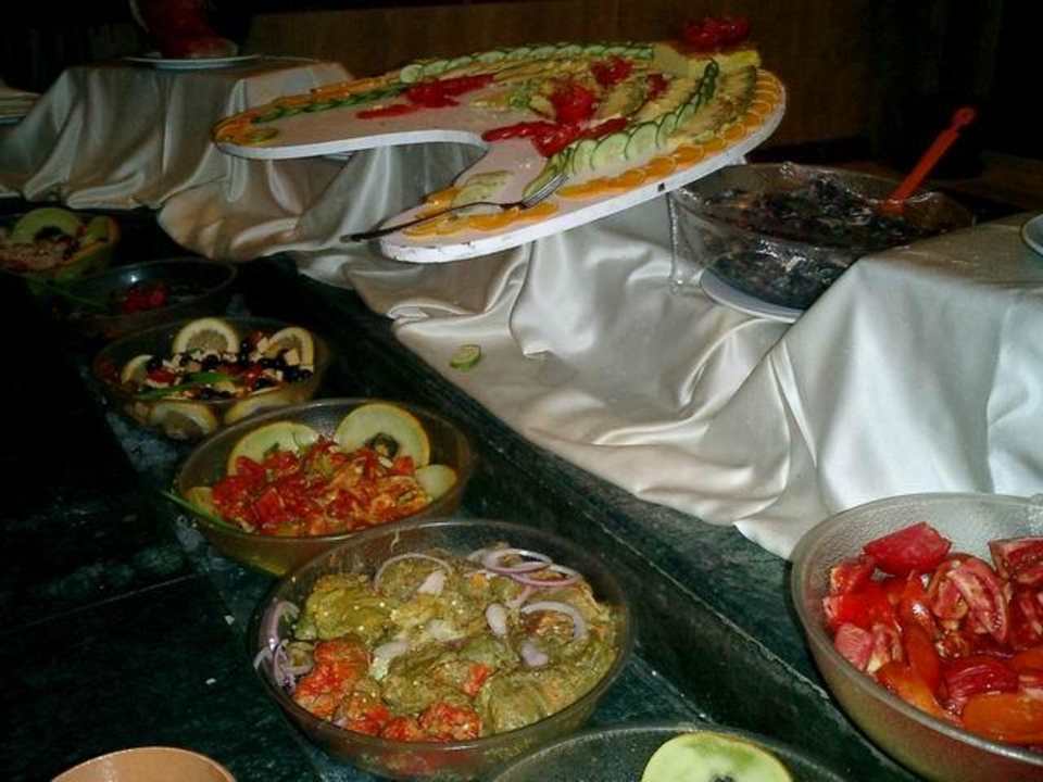 Salatbuffet am Abend Hotel Hauza Beach Resort