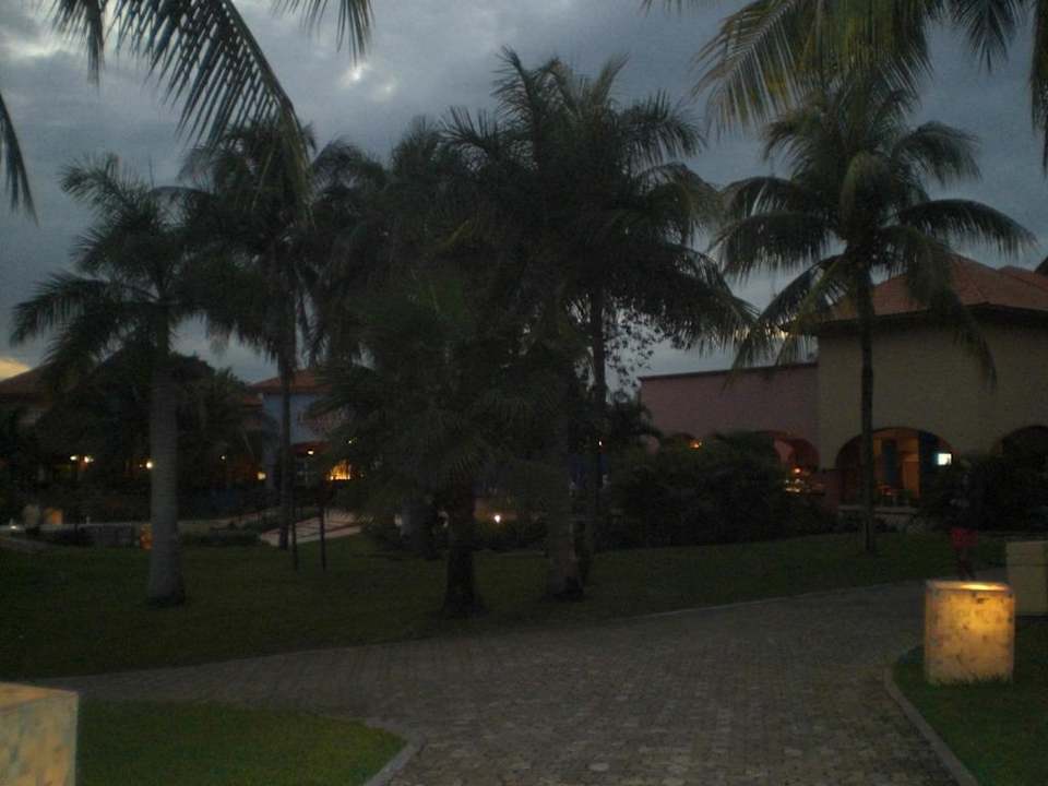 Sandos bei Nacht Sandos Playacar Beach Resort