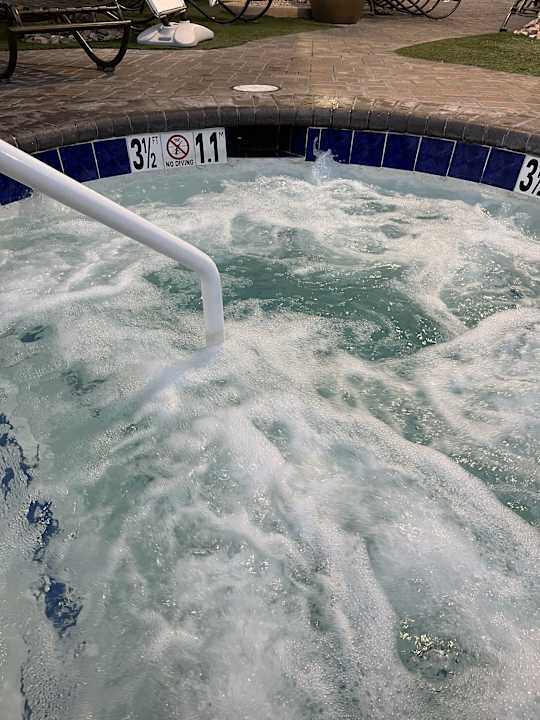 Pool Hilton Grand Vacations Suites on the Las Vegas Strip