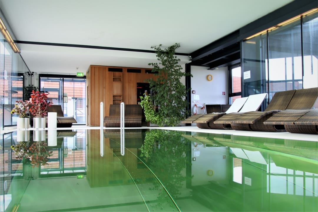 Pool Hotel Garni Colora