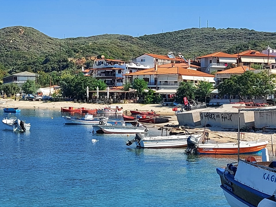 Außenansicht Akrathos Beach Hotel