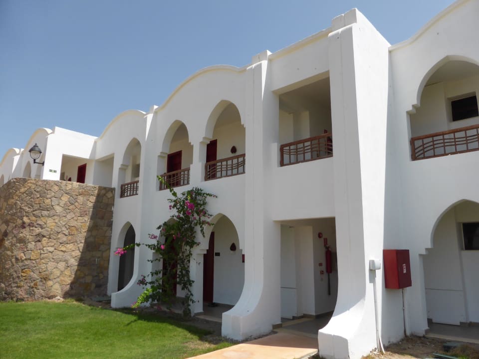 Eingang zum Zimmer Hotel Gorgonia Beach Resort