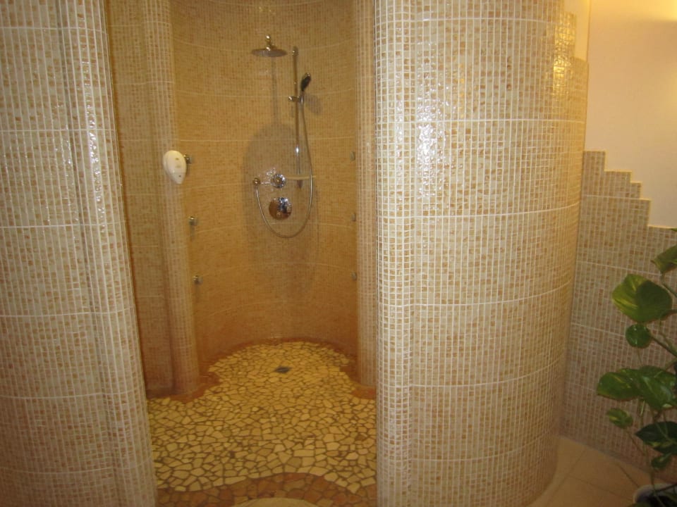 Saunalandschaft Hotel Wyndham Garden Quedlinburg Stadtschloss