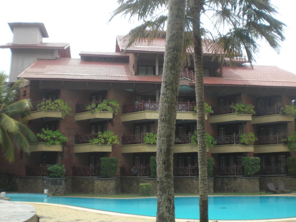 Hotel und Pool Royal Palms Beach Hotel