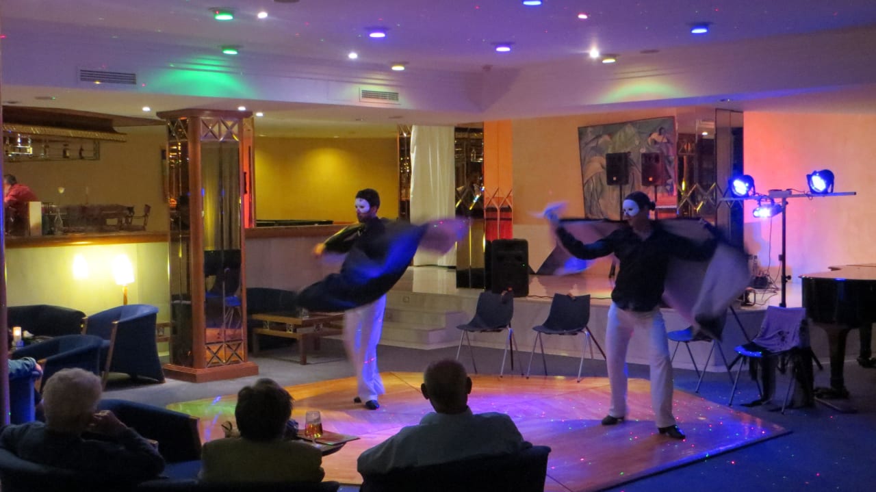 Abendunterhaltung Flamingo Show Hotel Serrano Palace