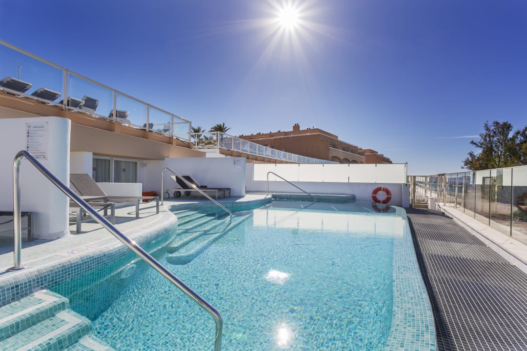 Zimmer Sirenis Seaview Country Club