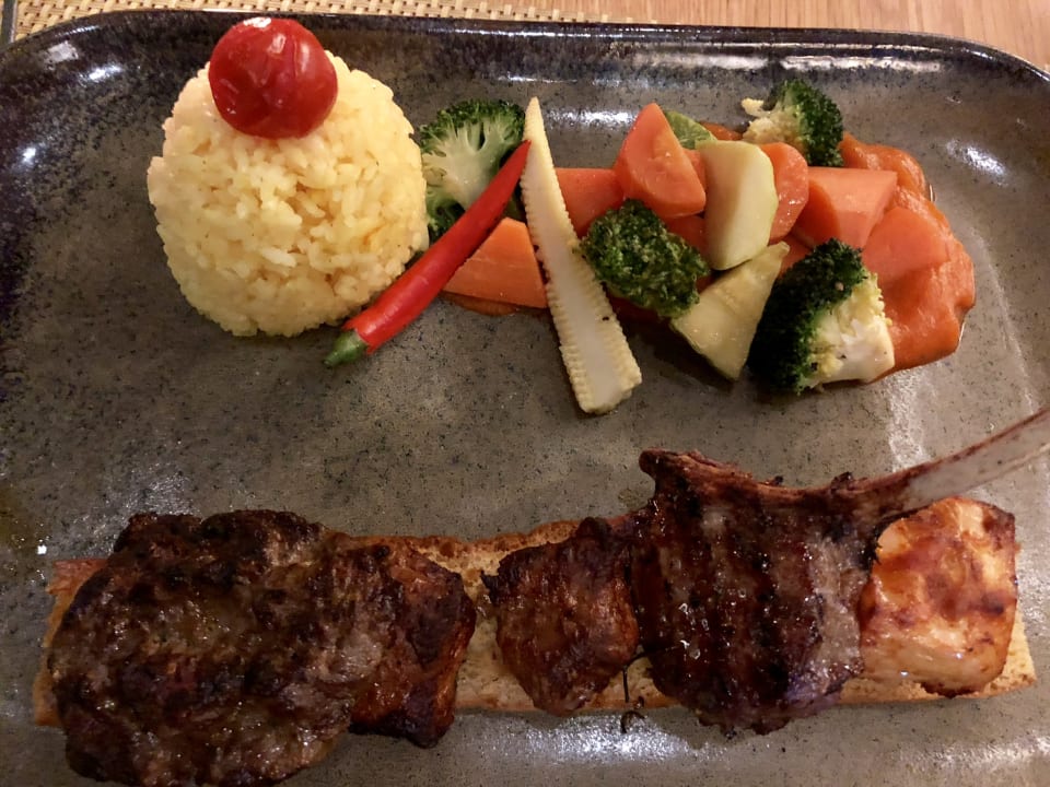 Gastro DoubleTree by Hilton Resort & Spa Marjan Island