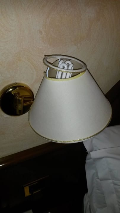 Kaputte Lichter / Lampen  Hotel Nuovo Quattro Fontane