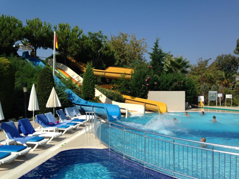Pool und 3 tolle Rutschen Sunis Elita Beach Resort & Spa