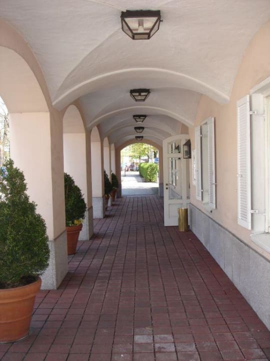 Eingang zu den Gaststuben Hotel SchreiberHof