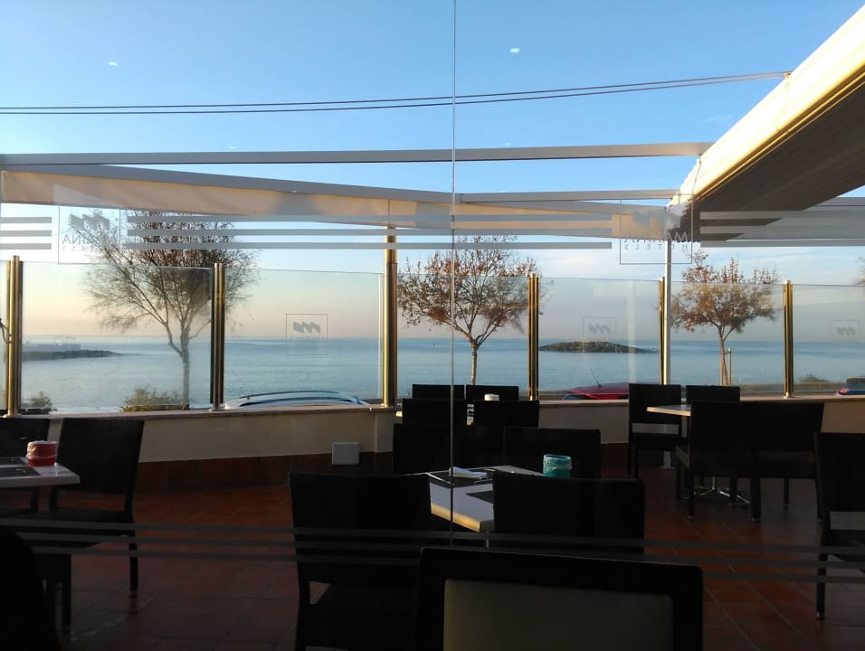 Breakfast with seaview AluaSoul Palma