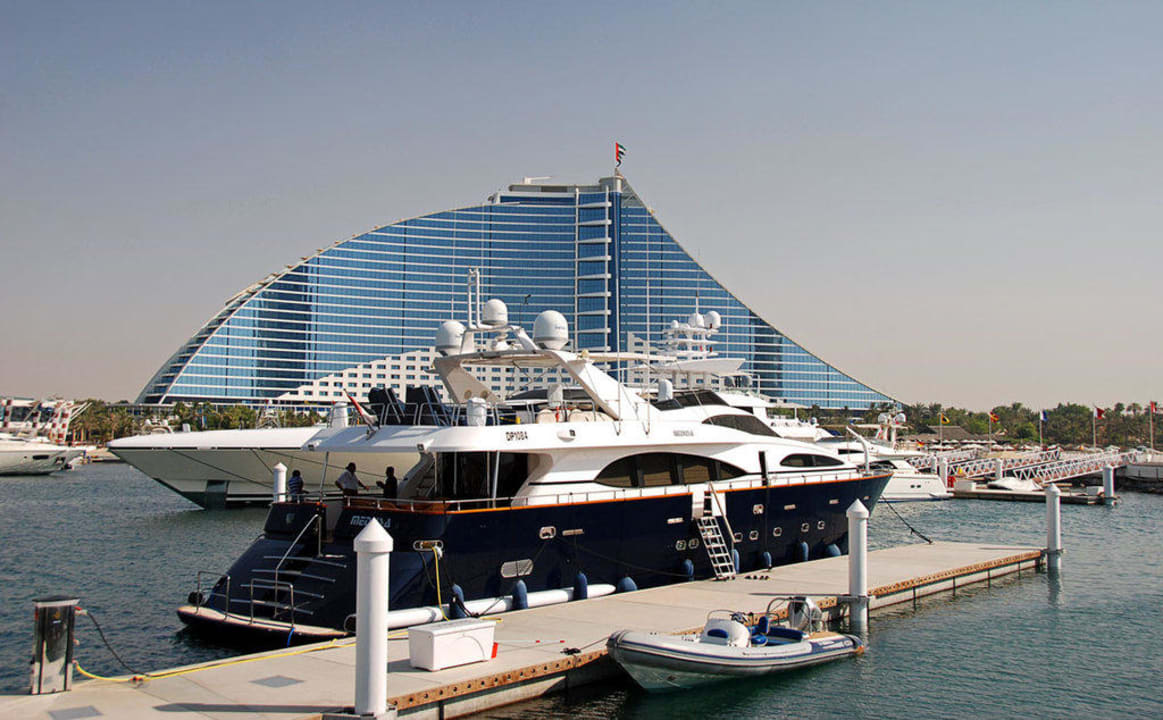 Вид с марины. Jumeirah Beach Hotel