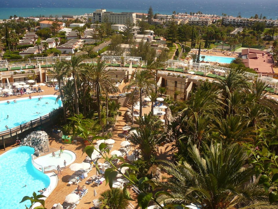 Blick auf Garten & Pool Gloria Palace San Agustin Thalasso & Hotel