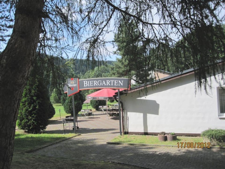 Schöner Biergarten Berghotel Mellenbach