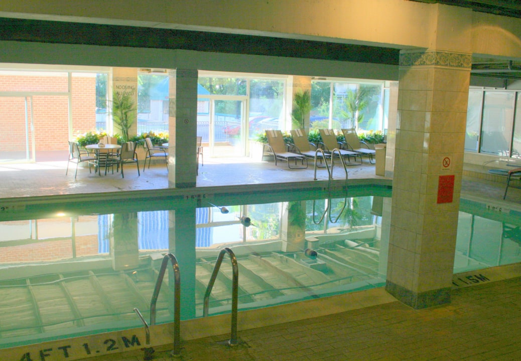 Innenpool Hotel Holiday Inn Rosslyn at Key Bridge