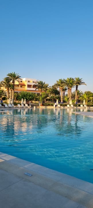 Pool Anissa Beach & Village