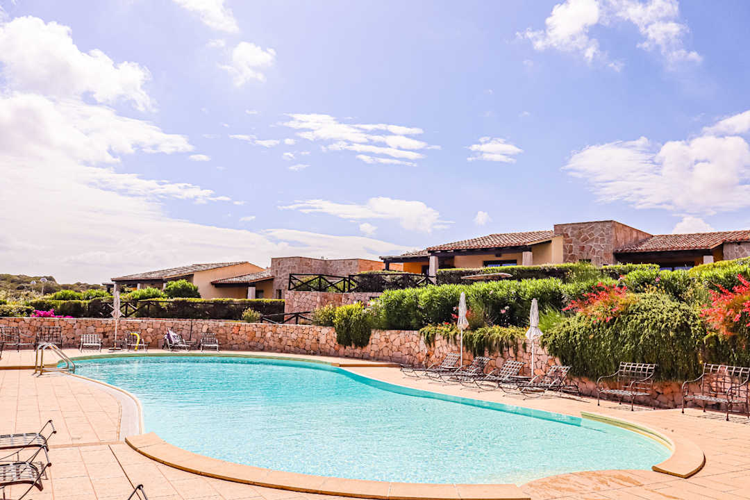 Pool Punta Falcone Resort