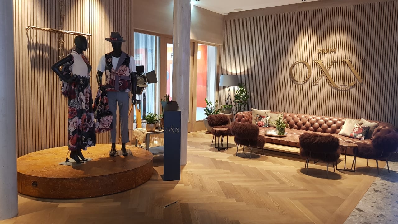 Lobby Hotel & Restaurant zumOXN