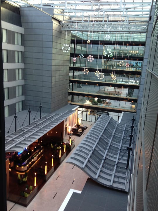 Innenhof, vom 9 Stock aus Hilton Frankfurt Airport