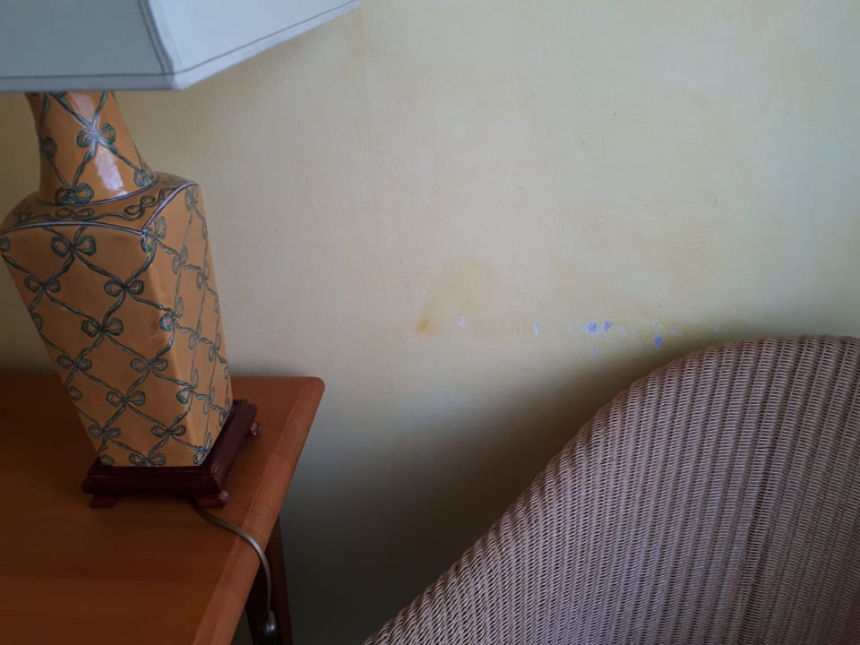 Wände rundherum verkratzt Best Western Wein- & Parkhotel Nierstein