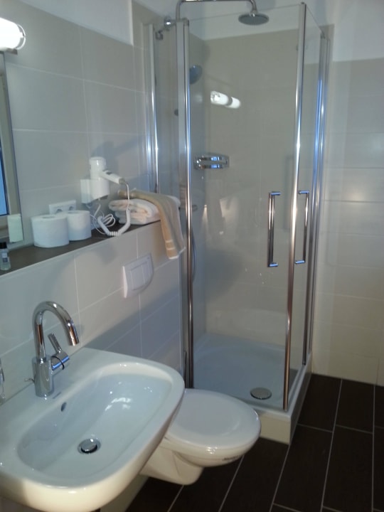 Badezimmer der gehobenen Kategorie Vitalhotel König am Park